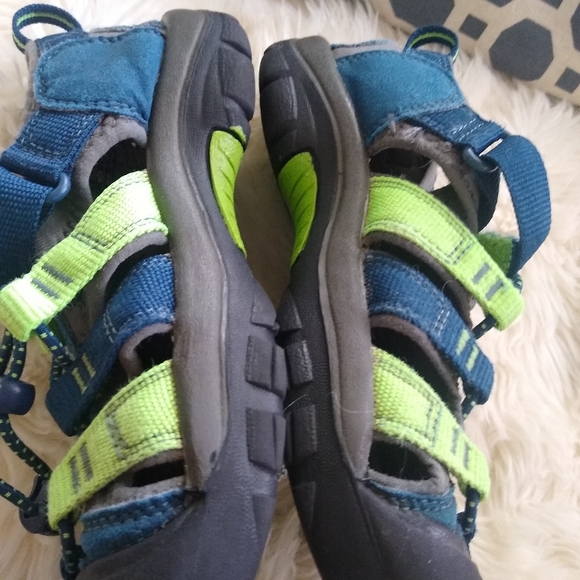 KEEN Newport H2 Sandals blue and fluorescent green size 1 like new - Picture 5 of 6
